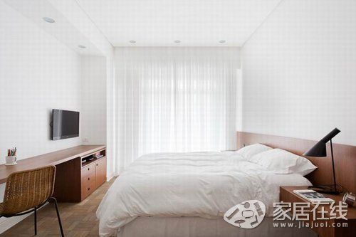 素色簡樸裝修 白色水泥墻裸露+拼花地板