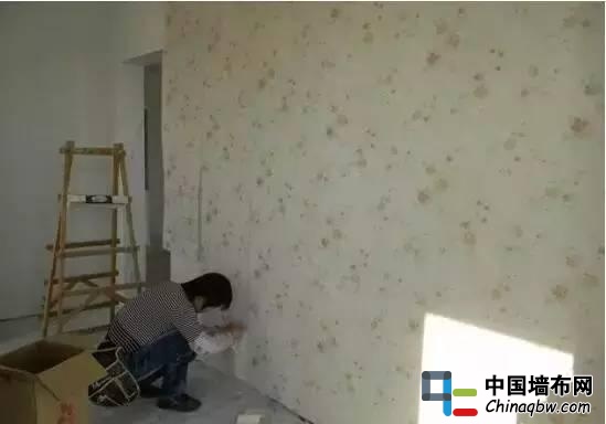 夏季天氣太熱，墻紙要這么貼！